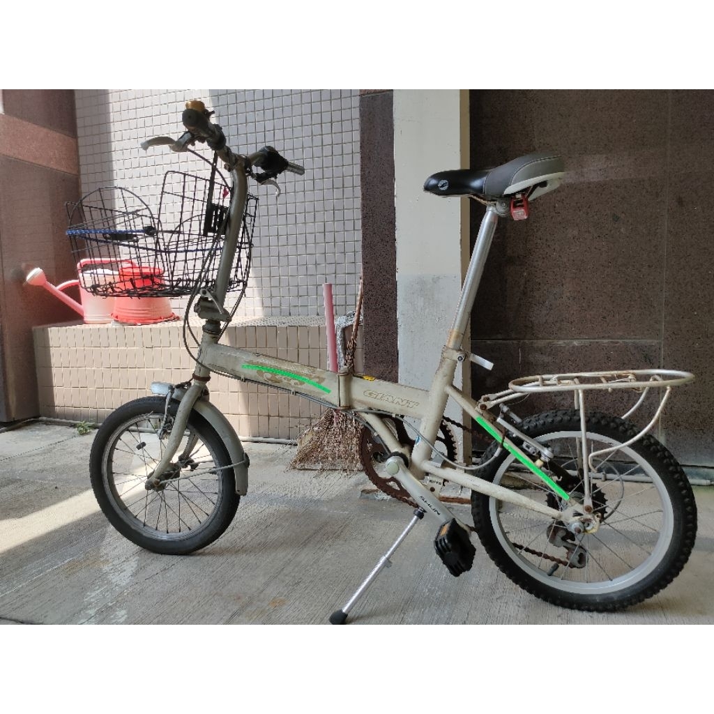 高雄 捷安特 giant 小折 (平常有在騎) fd606 16吋 52t 建大輪胎 好攜帶 摺疊車