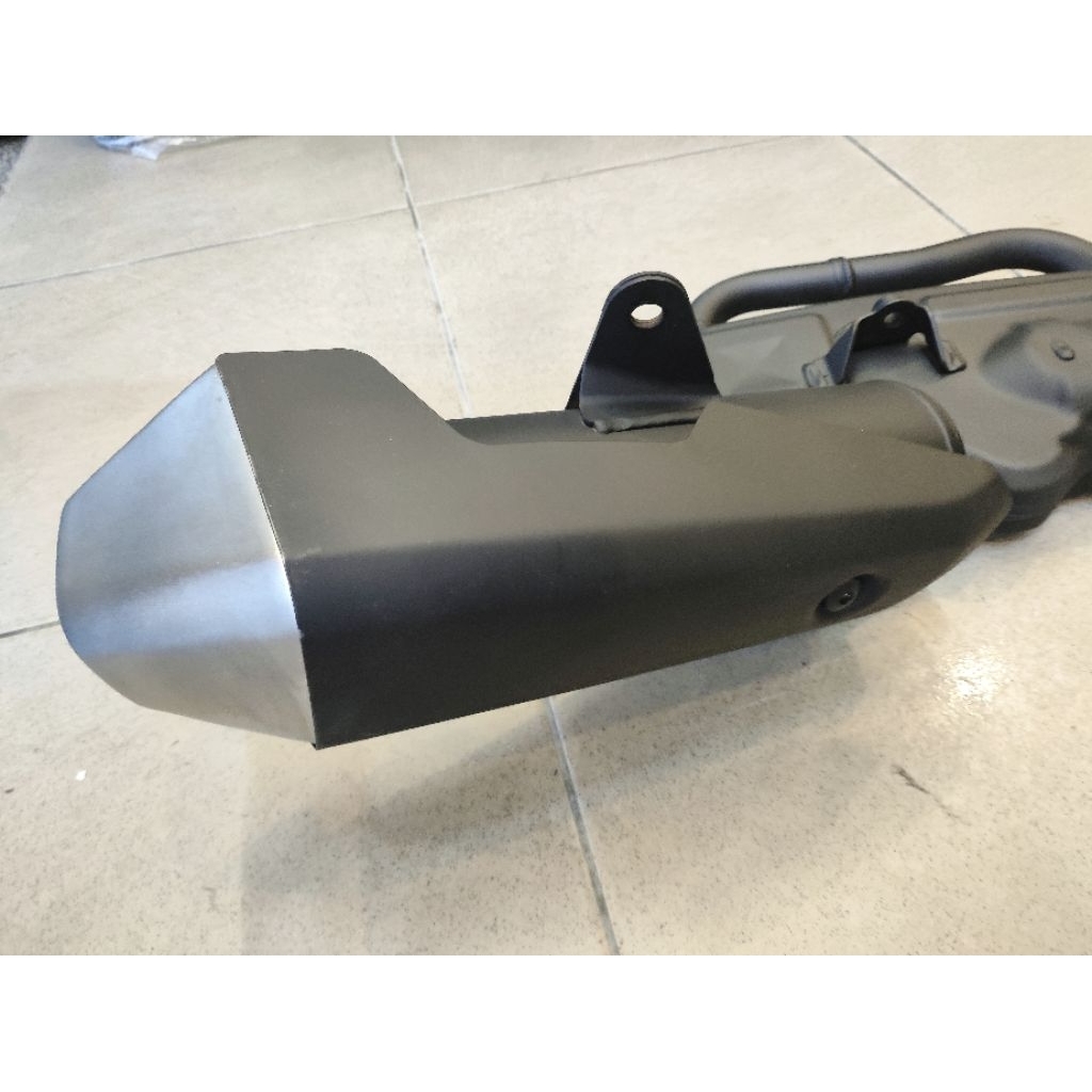 msx125 二手原廠排氣管，k26 E1,驗車用，日規版，蠻新的，如照片，4500元