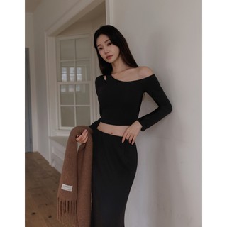 AIR SPACE LADY WARM↑UP薄感好身材 不對稱領單肩挖空長袖發熱BRA TOP(黑/白/紅) 女裝 現貨