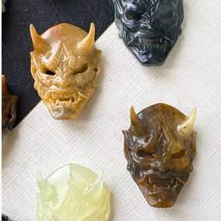拾悅手作材料/隨機出貨不挑選/約33x44mm天然岫玉般若面具雕刻件/左右有孔/串珠編繩/DIY半成品/臺灣現貨出貨免等