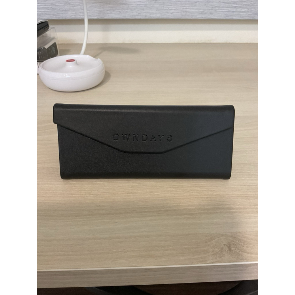 Owndays 三角 黑色 眼鏡盒  (附贈文雄眼鏡的布 , 非原廠布 ) #交換禮物#出清#聖誕禮物#斷捨離