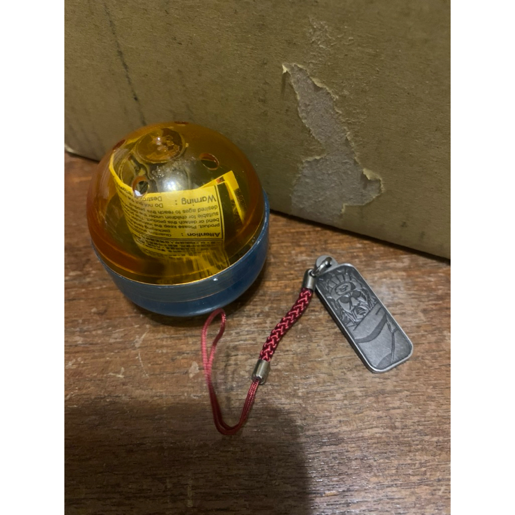 【火影忍者】八尾人柱力 殺人蜂 奇拉比 金屬吊飾 含蛋紙蛋殼