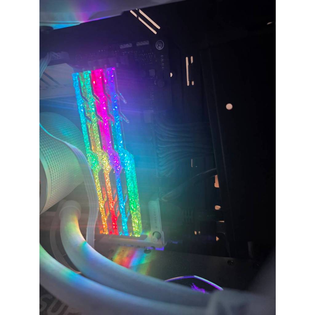 芝奇 皇家戟 DDR4 3200 16G 4條(金色) 記憶體