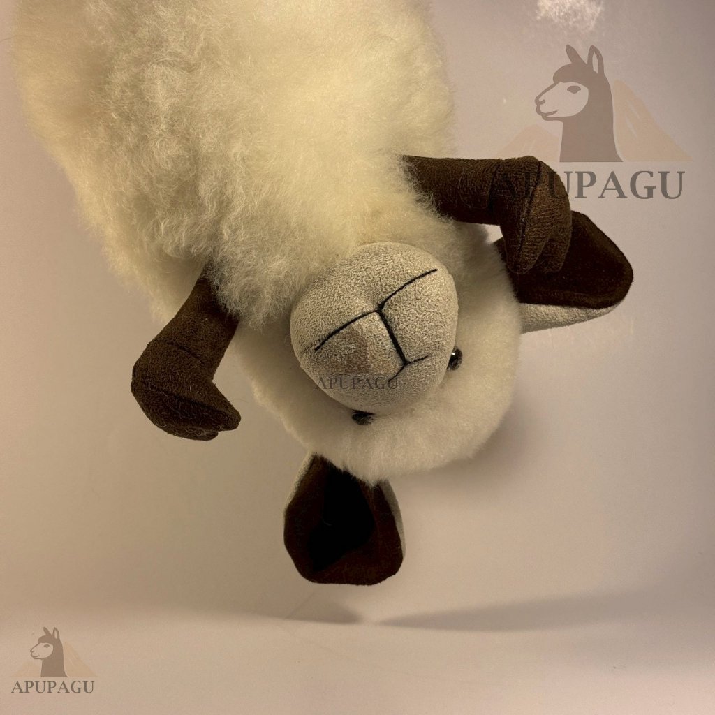 APUPAGU純羊駝毛專賣｜樂樂羊　◇娃娃◆絨毛娃娃◇低過敏原◆居家擺飾◇療癒小羊