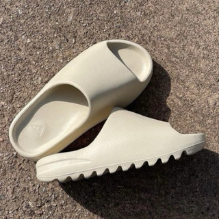 { T&S studio } Adidas Yeezy Slide < 限時優惠價 > 骨白 椰子拖鞋 FZ5897