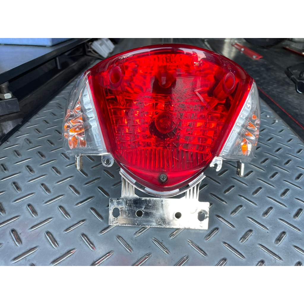 (中古)(二手)KYMCO 光陽原廠  噴射版 GP125 後燈組 後燈 尾燈組 方向燈 LHB8 LDA7