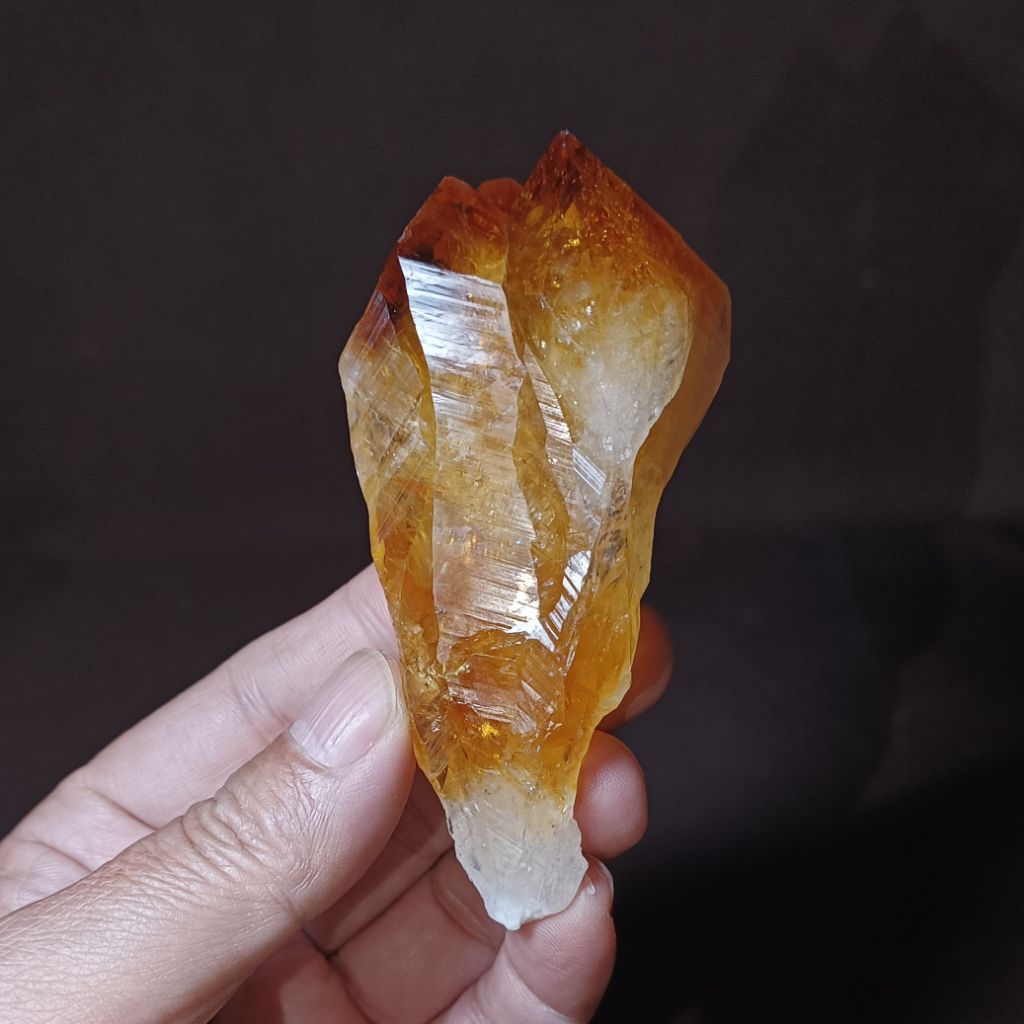 黃水晶 骨幹 權杖 原礦 原石 彩光 153g48*98mm