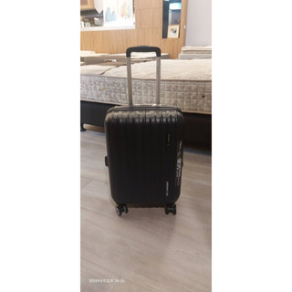 全新萬國通路20吋行李箱