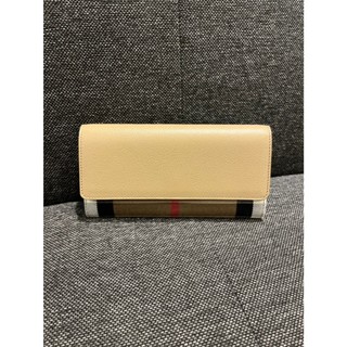 💎Han's house精品服飾💎BURBERRY 格紋素色皮革掀蓋長夾-12卡