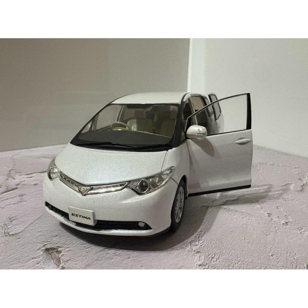 TOYOTA PREVIA 白色 1/30 日本原廠展示模型車 附展示盒