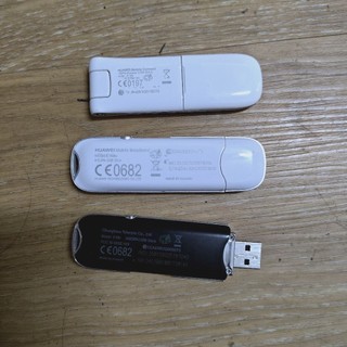 Huawei 華為E169 E169u E180 3.5G USB無線網絡卡，台灣現在只有4G，不能用。這是拿來報帳的。