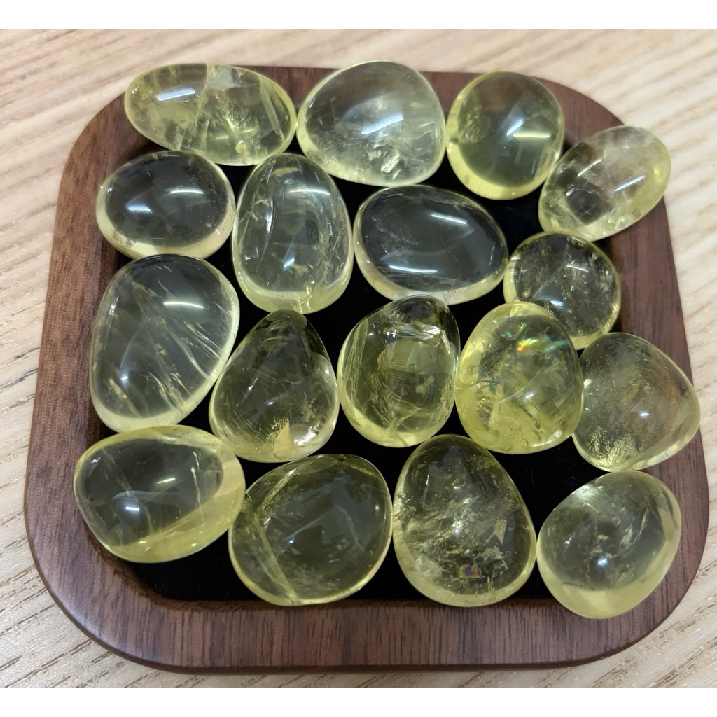 高冰透亮 黃水晶滾石 檸檬黃水晶 淨化消磁 部分有彩虹光 原礦碎石 適合手握/攜帶/當吊墜
