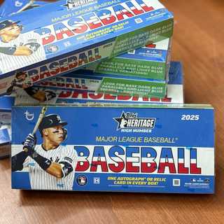 全新 2025 Topps Heritage High Number Baseball Hobby Box 保簽名或物品