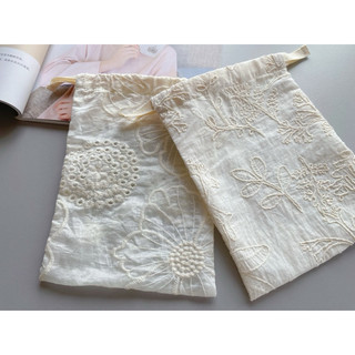 手工成品類 Lara手作 復古蕾絲刺繡 旅行隨身 口罩 內衣 化妝品 小物收納袋 防塵袋