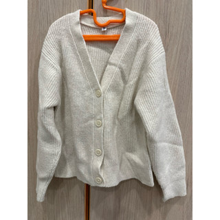 二手 Uniqlo 女童毛衣外套 罩衫 長袖上衣（130公分）