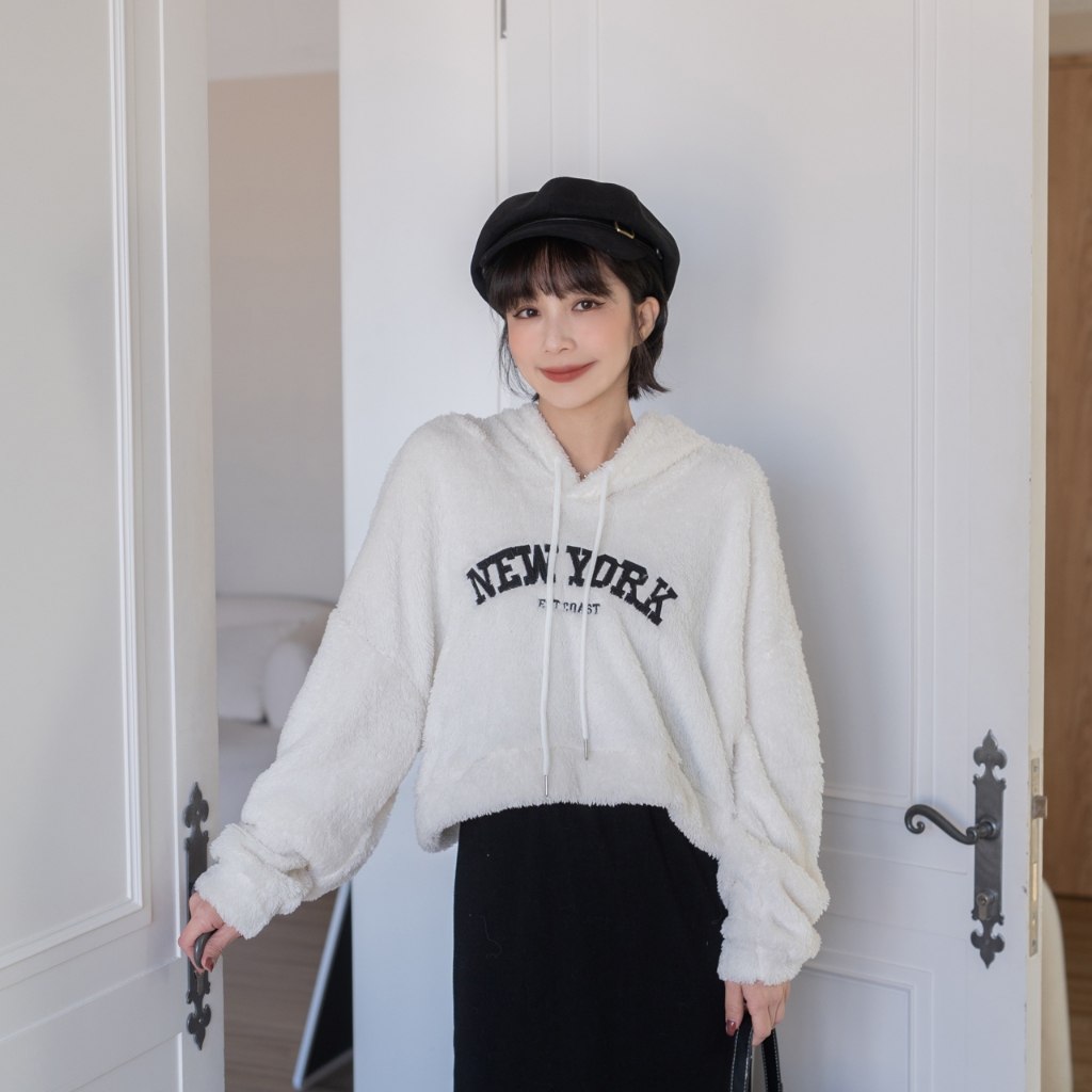 現貨~NEW YORK刺繡熊寶寶毛毛短版帽T【RC1027A02】DesireShop