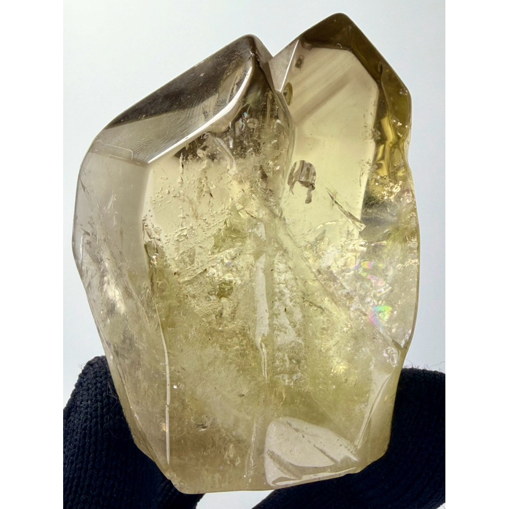 【明明天然水晶】 純天然精品巴西藍針黃水晶原礦拋光D/179.8g  藍針藍霧 幻影黑千層山金字塔 財富之石