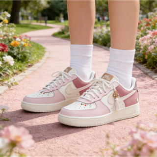 🍄Nike Air Force 1 Low WMNS 蘑菇配飾 時尚百搭 板鞋 男女款 粉白色 IB8874-111