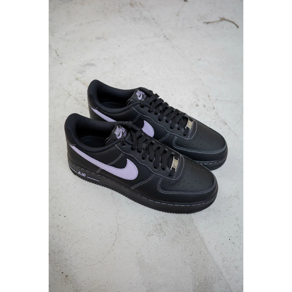 NIKE AIR FORCE 1 07 LV8  鐵牌 車縫線 黑紫HQ2037-001 男女鞋