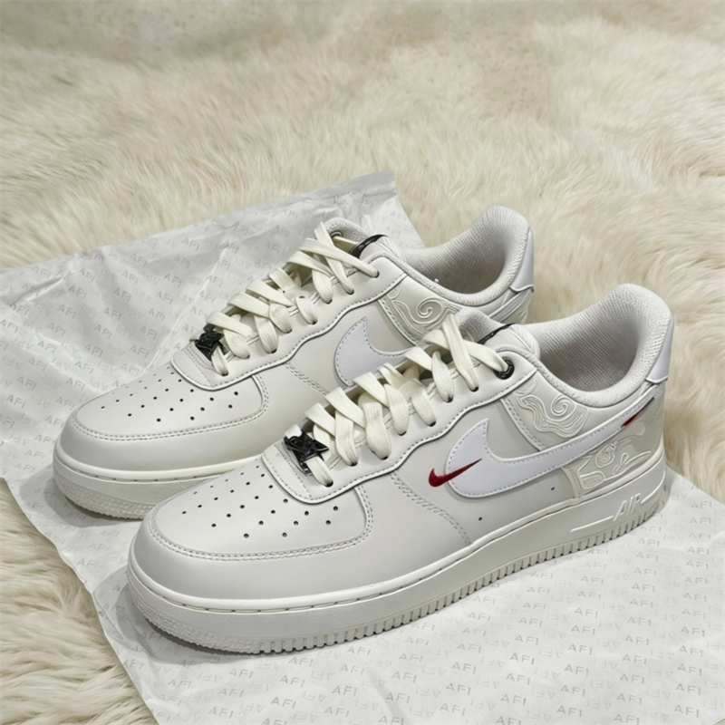日本代購 NIKE AIR FORCE 1 07 CNY 馬年 新年 刺繡 皮革 低筒 AF1 IQ1119-011