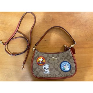 二手 COACH X PEANUTS SNOOPY 聯名皮革兩用包 SHOULDER BAG