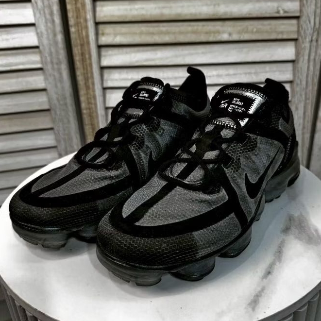 Nike Air VaporMax 2019 "Ghost Black" 黑灰大氣墊慢跑鞋（9.5成新，誠可小議）
