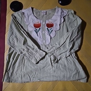 YI BAONA m號，純棉，淺綠上衣