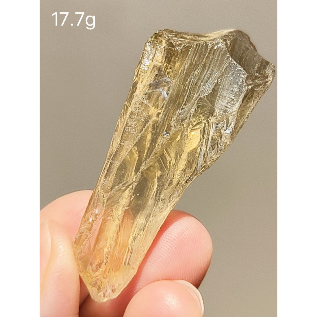 收藏級天然黃水晶骨幹原石｜原礦未加工｜晶體通透｜招財自信能量石~產地印度喜馬拉雅山