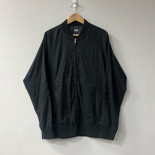得體選物 // izzue 刺繡 MA-1 飛行夾克 logo zip jacket 黑色 5號