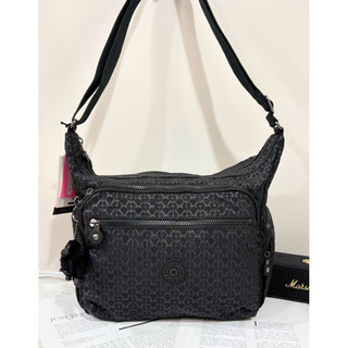 公司貨附發票Kipling 經典黑菱格老花牛角側背包-Gabbie KPKI22621K5910