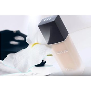 CD Dior 迪奧 Diorskin Forever 超完美持久柔霧粉底液 (多色) ~促銷價：1567元~/