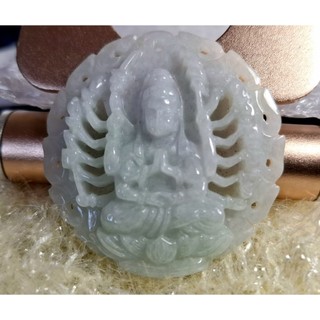 玉山老店 千手千眼觀音大智慧大慈悲 背雕蓮花卍字招財辟邪 附繩結 淡綠翡翠緬甸玉A貨 特2500