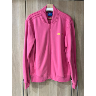 『特價區｜OUTLET』運動品牌 adidas 菲董 PHARRELL 限定款式 桃紅色 三條線 運動外套