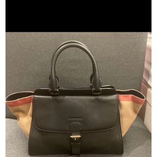 BURBERRY 黑色牛皮格紋手提包