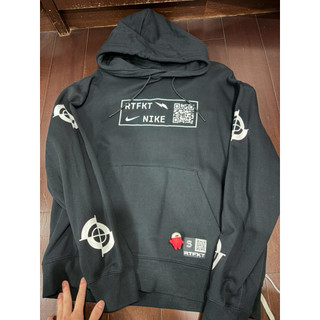 Rtfkt x Nike x clone X 聯名帽踢