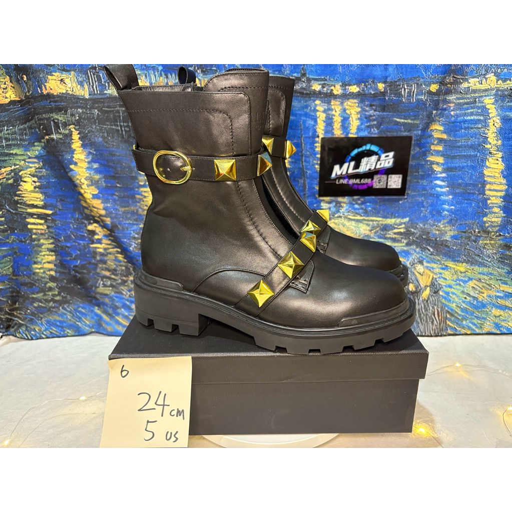 Valentin0 華輪天奴 Roman Stud 頭層牛皮 拉鍊圓頭 短靴 女款 黑色