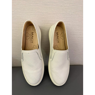 Magy 白色平底休閒鞋(size:25)