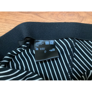 UNIQLO 黑色細條紋裙