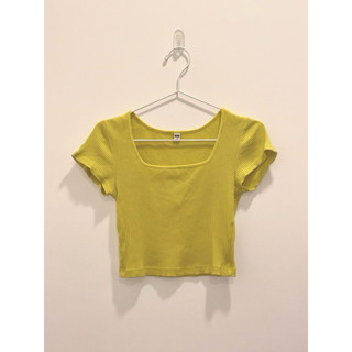 八成新👚UNIQLO 黃色條紋方領短T M