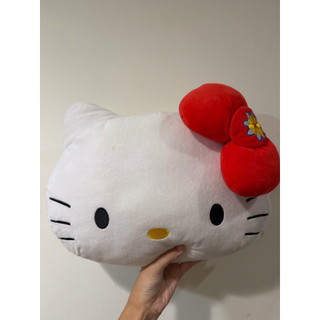 正版 hello kitty 抱枕 午睡枕 內含小被被
