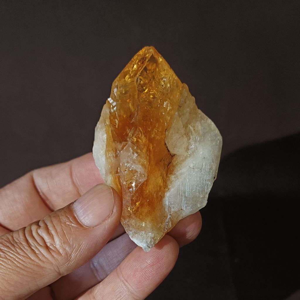 清透 黃水晶 骨幹 權杖 原礦 原石 85g46*68mm