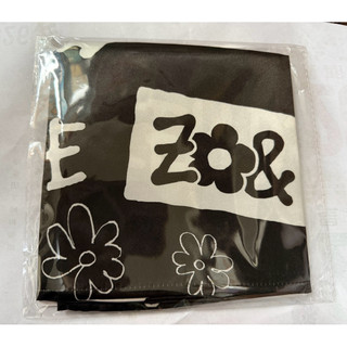 UNIQLO × ZO&FRIENDS聯名UT絲巾
