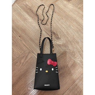 正版皮質黑色Hello Kitty斜背包手機包，背帶可拆