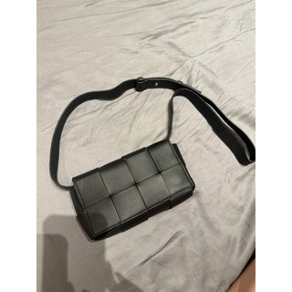大降價Bottega Veneta Cassette Mini 八格皮革腰包