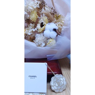 CHANEL 香奈兒 VIP 金線刺繡山茶花香氛吊牌 / 書籤掛飾（全新現貨含原廠盒