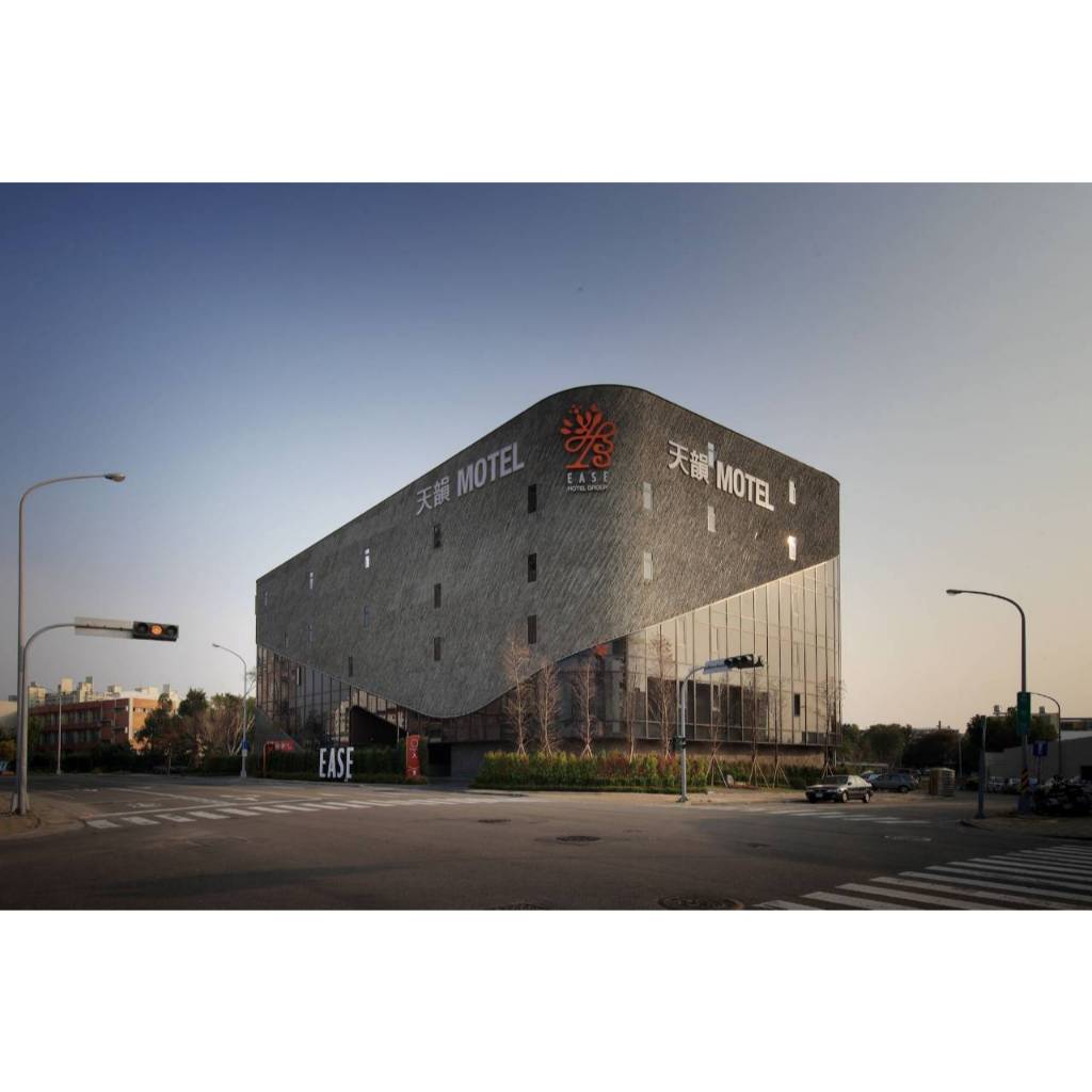 台中天韻旅館 (Ease Motel Taichung)  代訂房 非住宿卷證件入住配合專案浮動式報價比住宿卷便宜