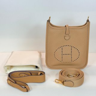 HERMES 愛馬仕 北市現貨奶茶色 Mini Evelyne 北市現貨 U刻 TC 近新 附副廠短背帶及內膽 原背帶未