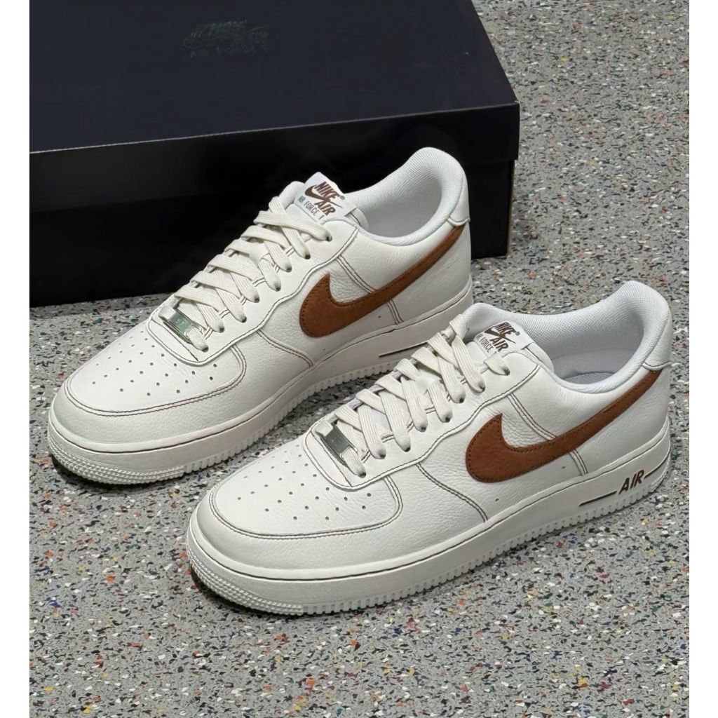 Nike  Air Force 1 07 LV8 白棕  AF1 反車線 空軍 滑板鞋 HQ2037-101男女