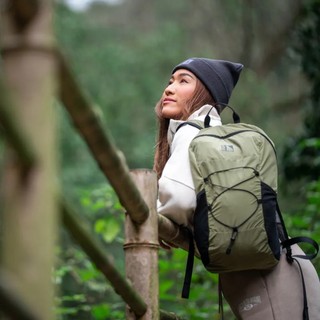 【INUK】極輕量健走包 | Trekker Light 海草綠 | 19L