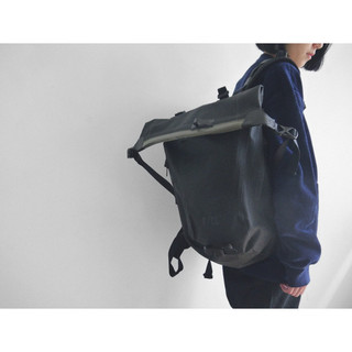f/ce NO SEAM ROLLTOP捲蓋夾鏈夾包 藍